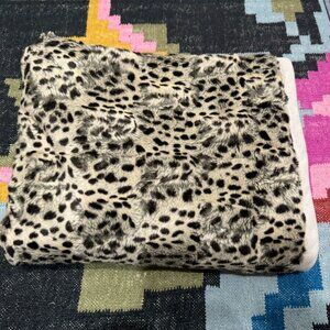 Ann Taylor Luxe Faux Fur Reversible Throw Blanket, 50"x70", Cheetah